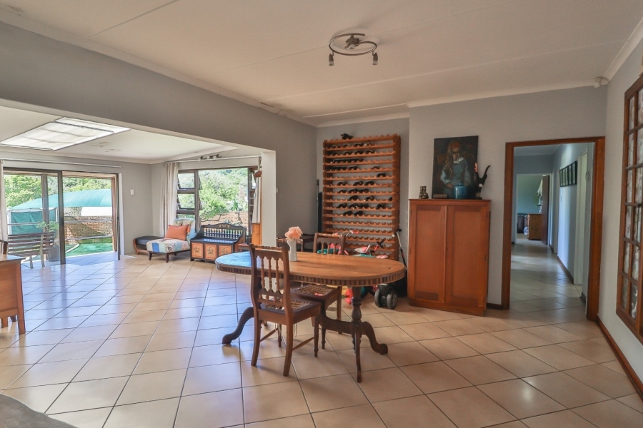 4 Bedroom Property for Sale in Sunrise On Sea Eastern Cape